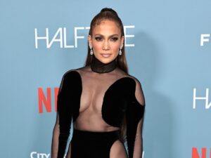 Jennifer Lopez(@jlo) - Followers: 242 million