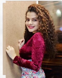  Palak Muchhal: Singer